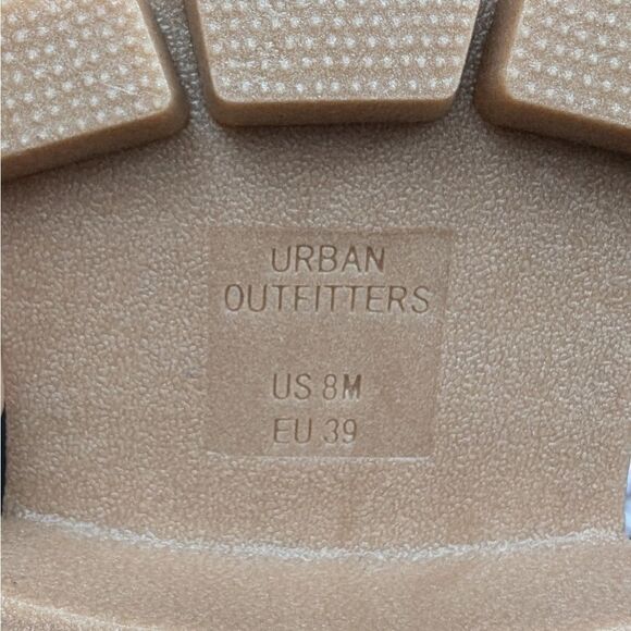 UO cream Lugged Croc Print Modern Chic Glam Hip Platform Loafer sz 8 - Picture 8 of 12